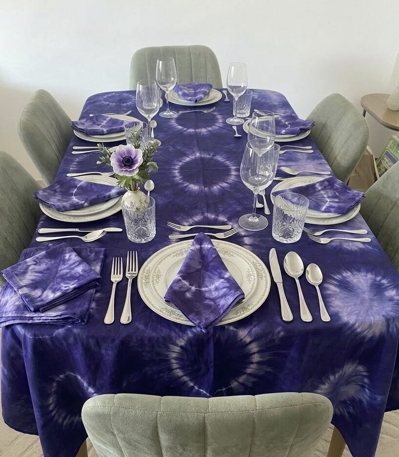 Nappe de Table Tie and Dye Bleue 100% Coton – Fait Main au Sénégal – Set avec 6 Serviettes.