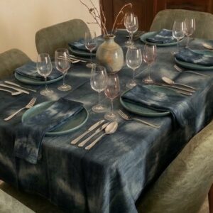 Nappe en Coton Tie-Dye Gris Orage & 6 Serviettes Assorties – Fait Main au Sénégal