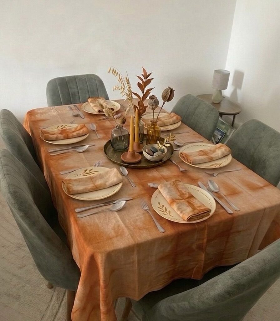 Nappe de Table Tie and Dye Artisanale – 100% Coton – Made in Sénégal (Inclut 6 Serviettes)